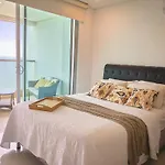 Sea, Sand & Skyline 30Th-Floor Poolside Getaway